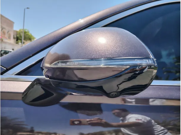 Car image 30