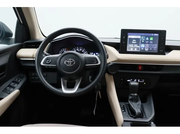 Car image 15
