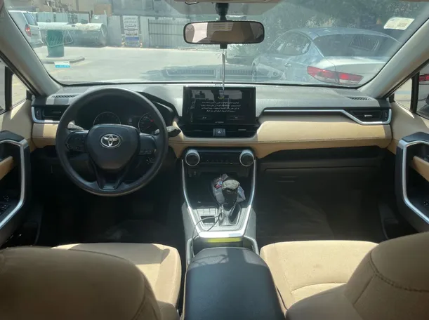 Car image 17