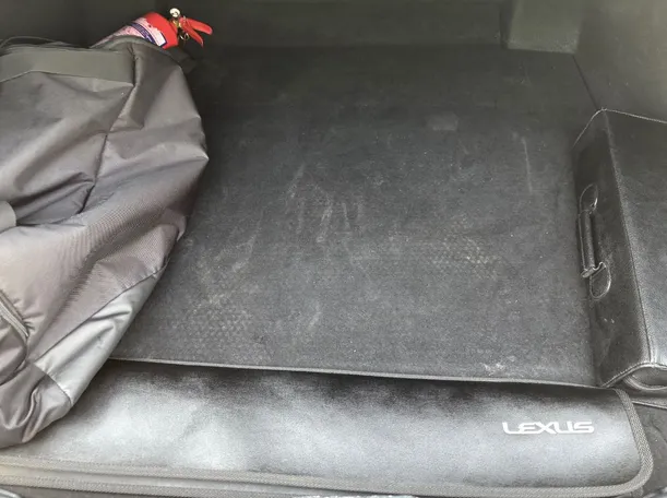 Car image 26