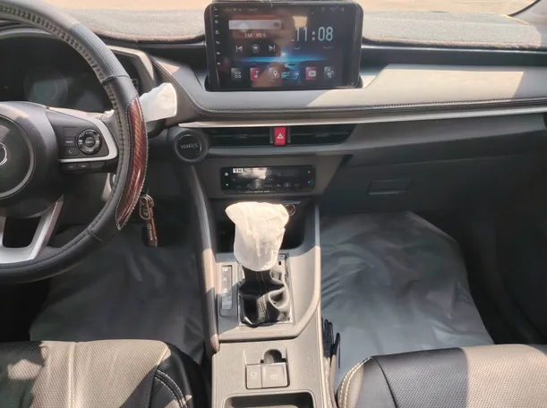 Car image 18