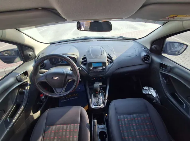 Car image 15