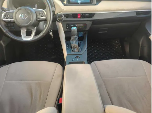 Car image 23