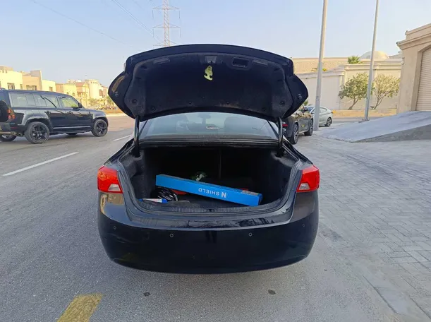 Car image 27