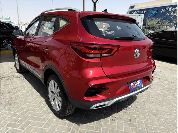 Car image 7