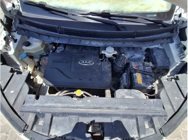 Car image 19