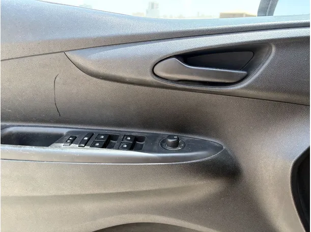 Car image 28