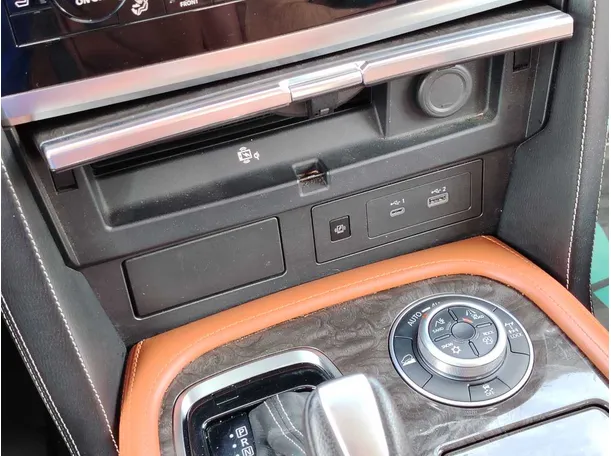 Car image 32