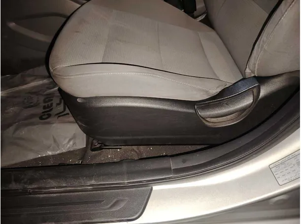 Car image 37