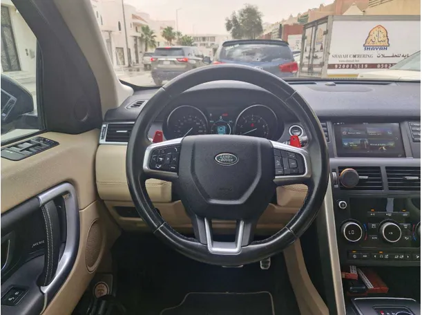 Car image 19