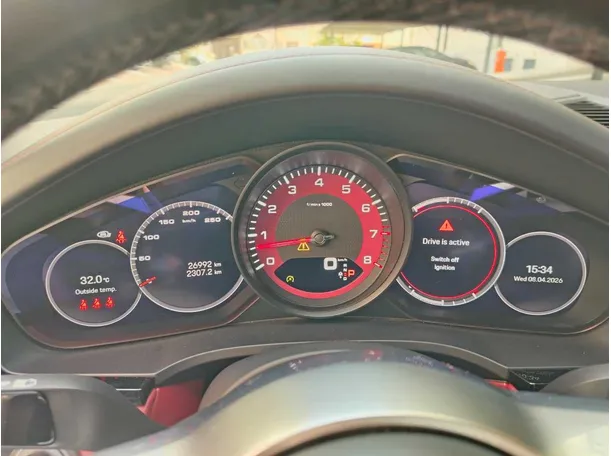 Car image 28