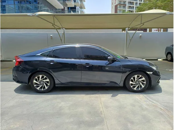 Car image 8