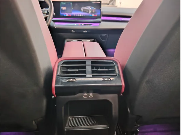 Car image 35