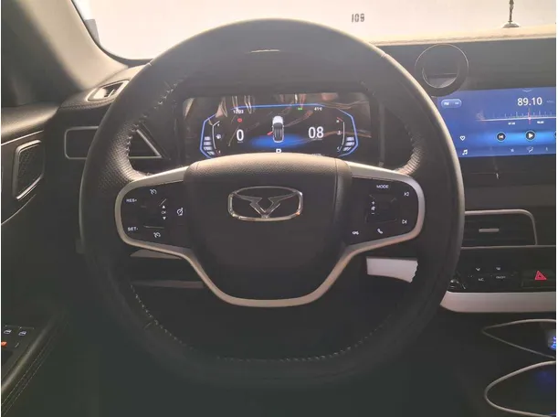 Car image 19