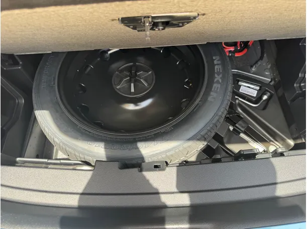 Car image 22