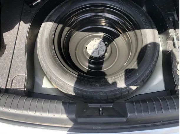 Car image 22