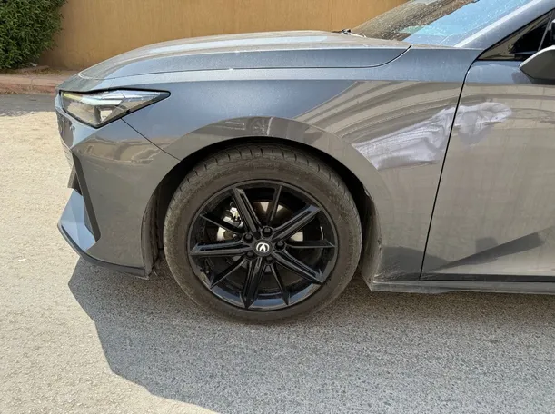 Car image 9
