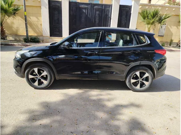 Car image 8