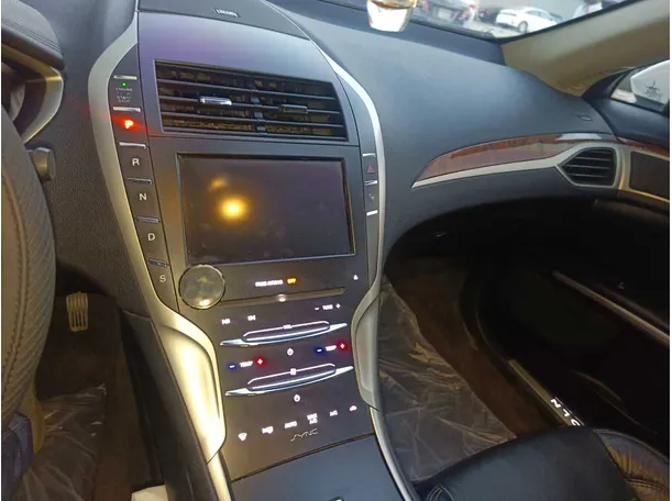 Car image 18
