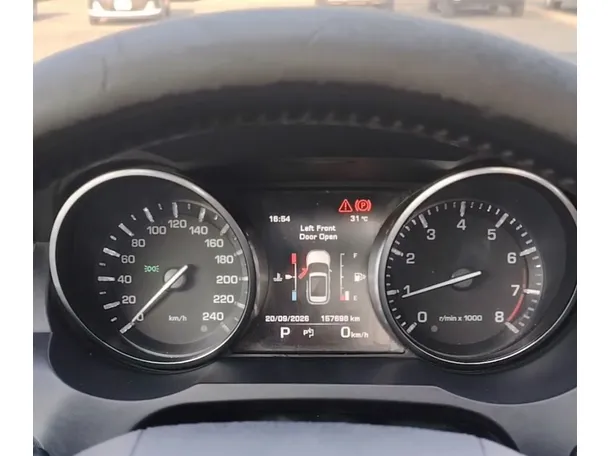 Car image 29