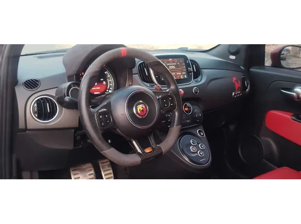 Car image 12