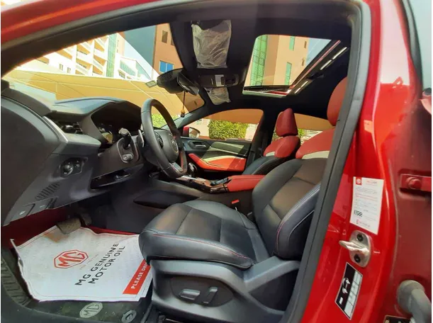 Car image 12