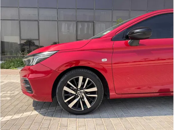Car image 10