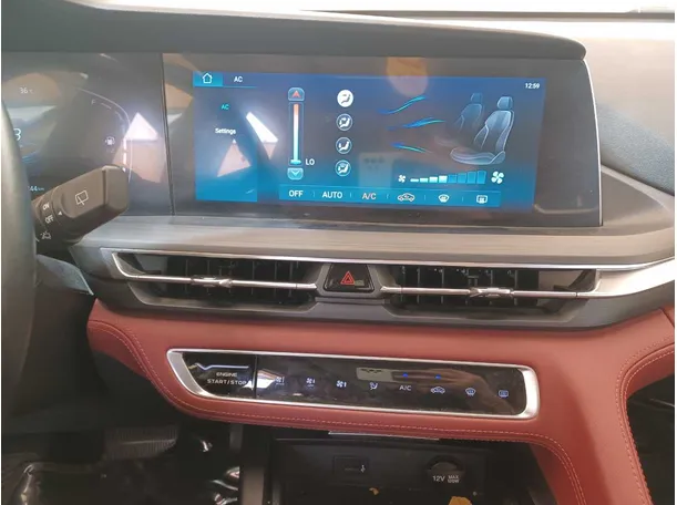 Car image 15