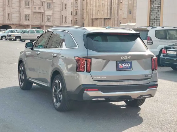 Car image 7