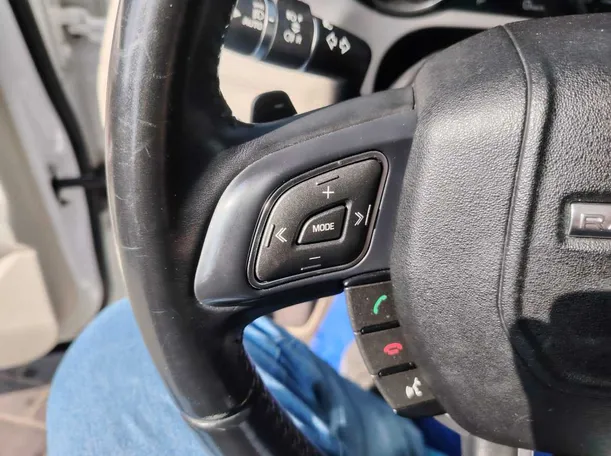 Car image 40