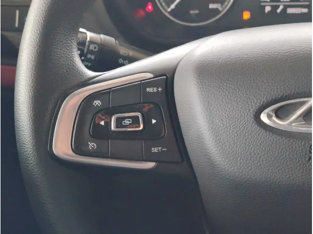 Car image 25