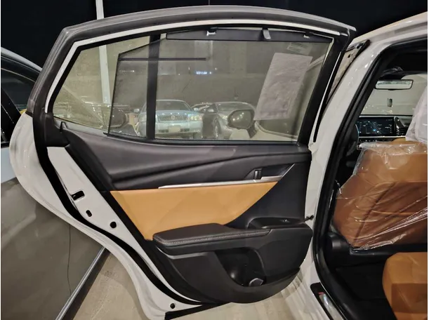 Car image 22