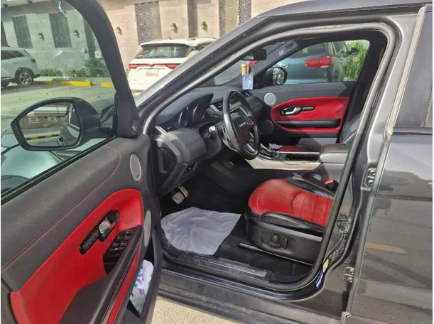 Car image 12