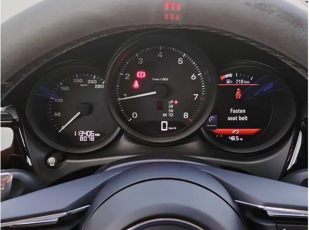 Car image 26