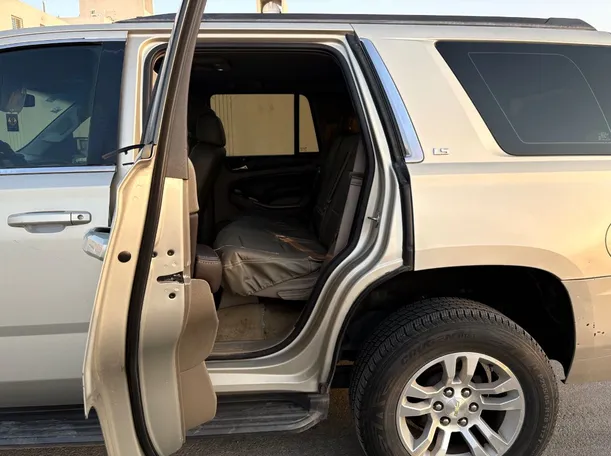 Car image 16