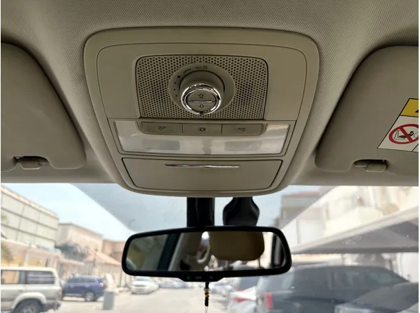 Car image 27