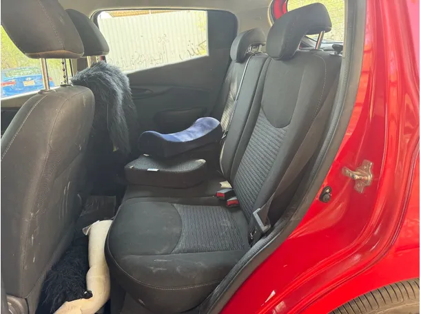 Car image 14
