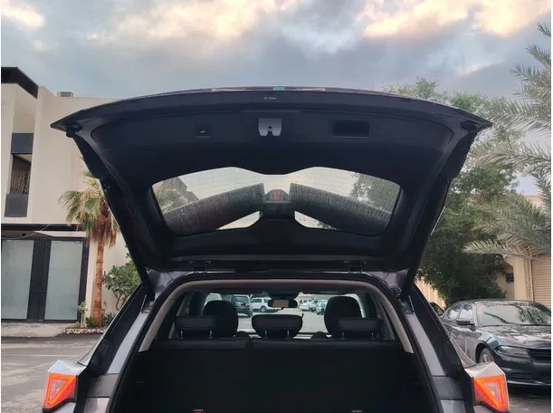 Car image 27
