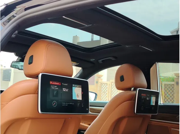 Car image 17
