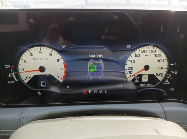 Car image 18