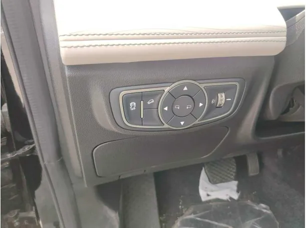Car image 46