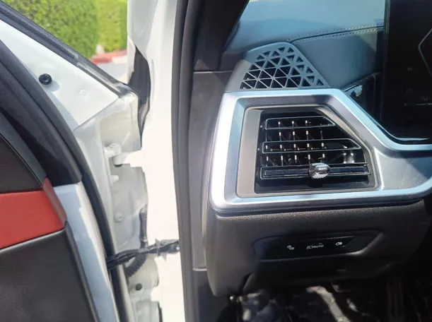 Car image 36