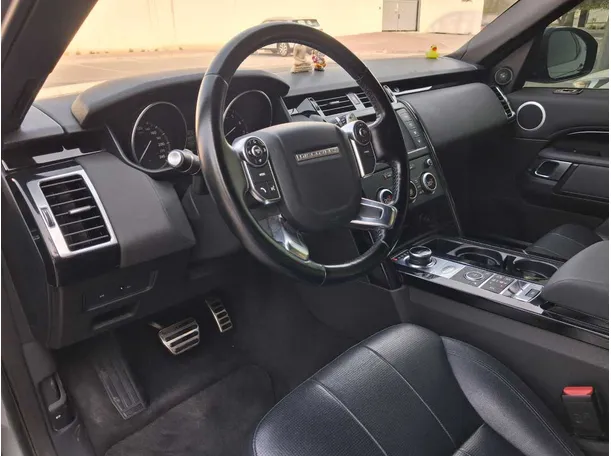 Car image 11