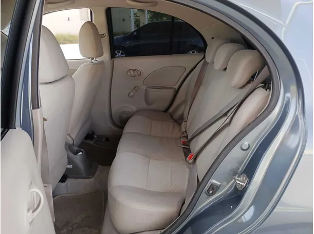 Car image 13