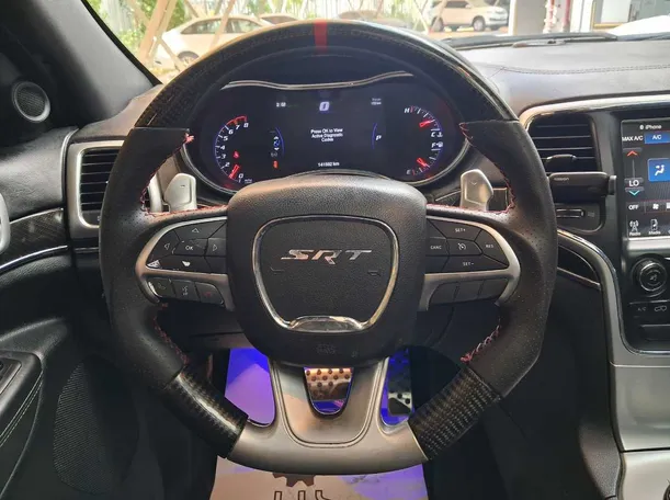Car image 17