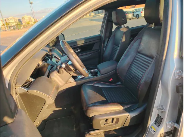 Car image 11