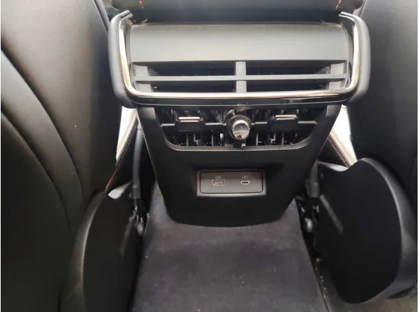 Car image 29