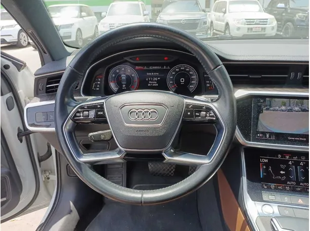 Car image 17