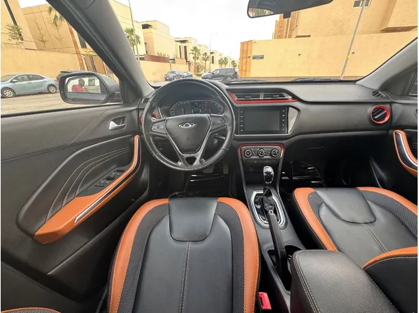 Car image 16