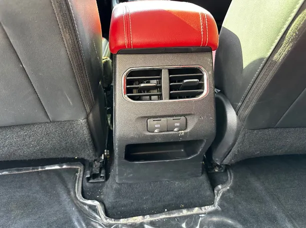 Car image 26